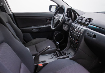Подержанный автомобиль Mazda 3 Hatchback 2007 года (9 фото)