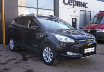 Подержанный автомобиль Ford Kuga 2016 года (3 фото)