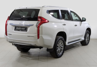 Подержанный автомобиль Mitsubishi Pajero Sport 2018 года (5 фото)