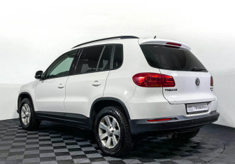 Подержанный автомобиль Volkswagen Tiguan 2012 года (7 фото)