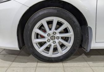Подержанный автомобиль Toyota Camry Sedan 2021 года (12 фото)