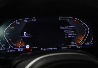 Подержанный автомобиль BMW X5 2019 года (11 фото)