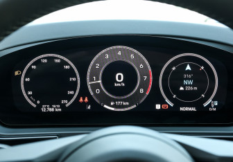 Подержанный автомобиль Porsche Cayenne 2025 года (15 фото)
