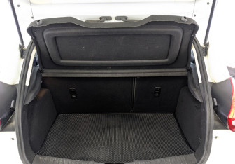 Подержанный автомобиль Ford Focus Hatchback 2018 года (10 фото)