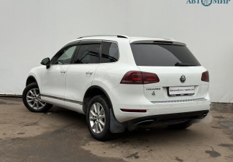 Подержанный автомобиль Volkswagen Touareg 2013 года (7 фото)