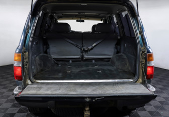 Подержанный автомобиль Toyota Land Cruiser Suv 1997 года (10 фото)