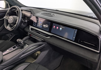 Подержанный автомобиль Geely Monjaro 2024 года (13 фото)