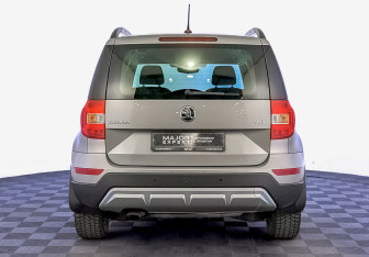 Подержанный автомобиль Skoda Yeti 2017 года (6 фото)