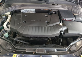 Подержанный автомобиль Volvo XC60 2016 года (14 фото)