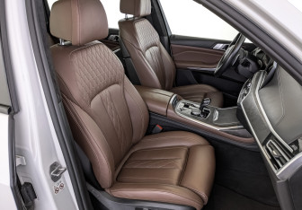 Подержанный автомобиль BMW X7 2020 года (24 фото)