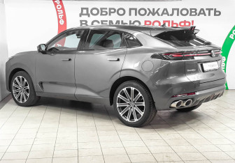 Подержанный автомобиль Changan UNI-K 2023 года (6 фото)