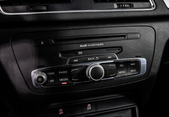 Подержанный автомобиль Audi Q3 2014 года (15 фото)