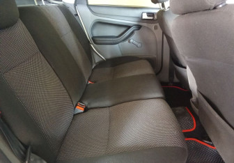 Подержанный автомобиль Ford Focus Hatchback 2010 года (10 фото)