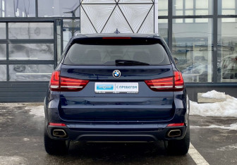 Подержанный автомобиль BMW X5 2017 года (6 фото)