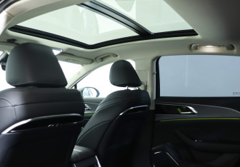 Новый Hongqi H5 2024 (16 фото)