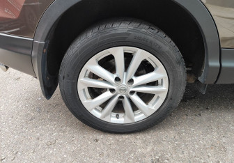 Подержанный автомобиль Nissan Qashqai 2014 года (12 фото)