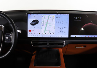 Подержанный автомобиль LiXiang L7 2024 года (14 фото)