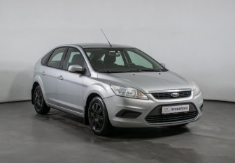 Подержанный автомобиль Ford Focus Hatchback 2011 года (3 фото)