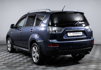 Подержанный автомобиль Mitsubishi Outlander 2008 года (7 фото)