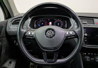 Подержанный автомобиль Volkswagen Tiguan 2019 года (23 фото)