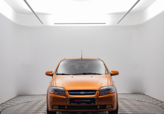 Подержанный автомобиль Chevrolet Aveo Hatchback 2004 года (2 фото)
