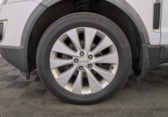 Подержанный автомобиль Opel Antara 2014 года (12 фото)