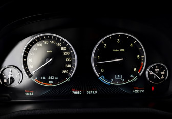 Подержанный автомобиль BMW X4 2017 года (13 фото)