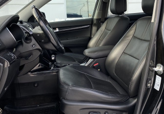 Подержанный автомобиль Kia Sorento 2019 года (15 фото)