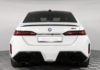 Новый BMW M5 Sedan 2025 (4 фото)