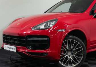 Подержанный автомобиль Porsche Cayenne 2013 года (21 фото)