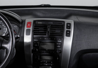 Подержанный автомобиль Hyundai Tucson 2008 года (13 фото)