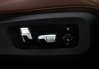 Подержанный автомобиль BMW X5 2021 года (17 фото)