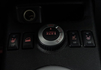 Подержанный автомобиль Nissan X-Trail 2012 года (11 фото)