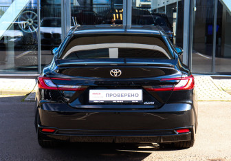 Подержанный автомобиль Toyota Camry Sedan 2024 года (5 фото)