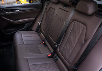 Подержанный автомобиль BMW X3 2024 года (16 фото)