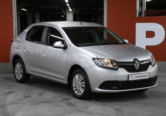 Подержанный автомобиль Renault Logan Sedan 2017 года (3 фото)