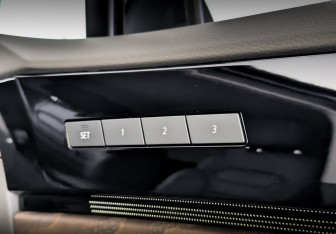 Подержанный автомобиль Volkswagen Touareg 2018 года (27 фото)