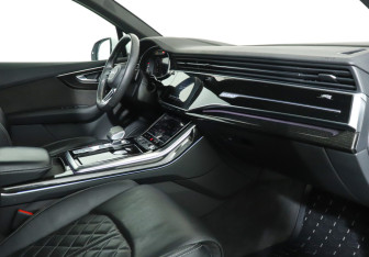 Подержанный автомобиль Audi Q7 2021 года (15 фото)