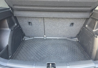 Подержанный автомобиль Skoda Fabia Hatchback 2014 года (18 фото)