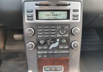 Подержанный автомобиль Volvo S80 2011 года (15 фото)