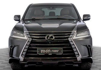 Подержанный автомобиль Lexus LX 2018 года (2 фото)