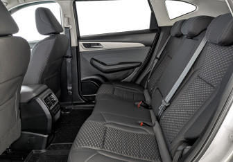 Подержанный автомобиль Haval F7 2023 года (18 фото)