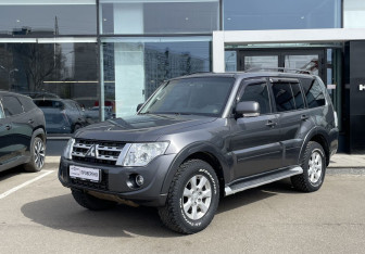 Подержанный автомобиль Mitsubishi Pajero 2012 года (1 фото)