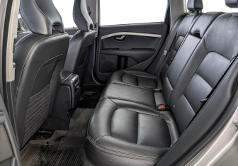 Подержанный автомобиль Volvo XC70 2014 года (18 фото)