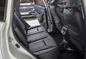 Подержанный автомобиль Subaru Forester Suv 2020 года (12 фото)