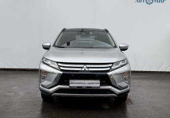 Подержанный автомобиль Mitsubishi Eclipse Cross 2018 года (2 фото)