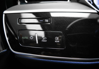 Подержанный автомобиль Audi A8 2018 года (15 фото)