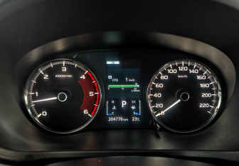 Подержанный автомобиль Mitsubishi Pajero Sport 2017 года (13 фото)