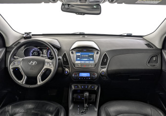 Подержанный автомобиль Hyundai ix35 2014 года (14 фото)