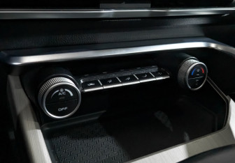 Подержанный автомобиль Geely Coolray 2022 года (20 фото)